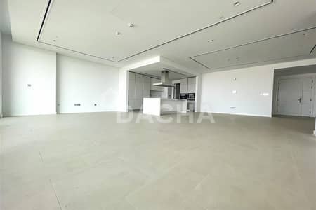 Stunning Burj Views / Vacant on Transfer