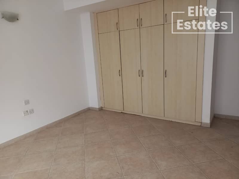 Spacious 2 Bed available | Modern Close Kitchen