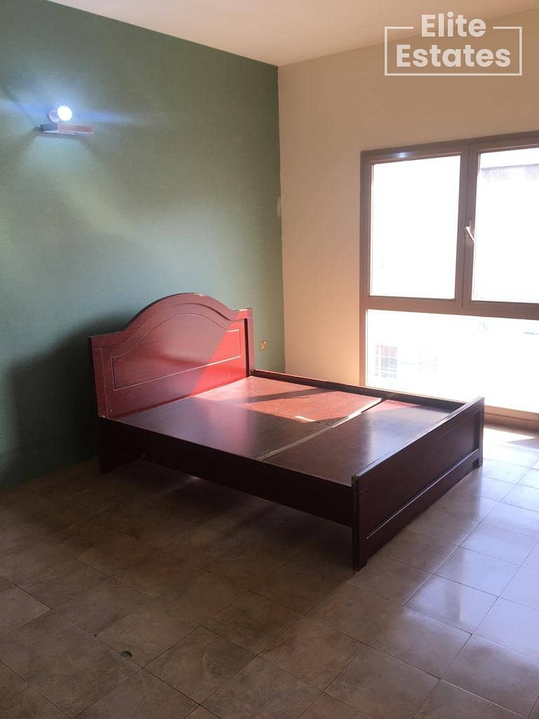 Beautiful  Large studio Available  in Mankhool | Cheapest price