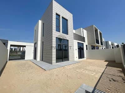 4 Bedroom Townhouse for Sale in Arabian Ranches 3, Dubai - Single Row ! Park Facing ! Ready to Move ! Vacant