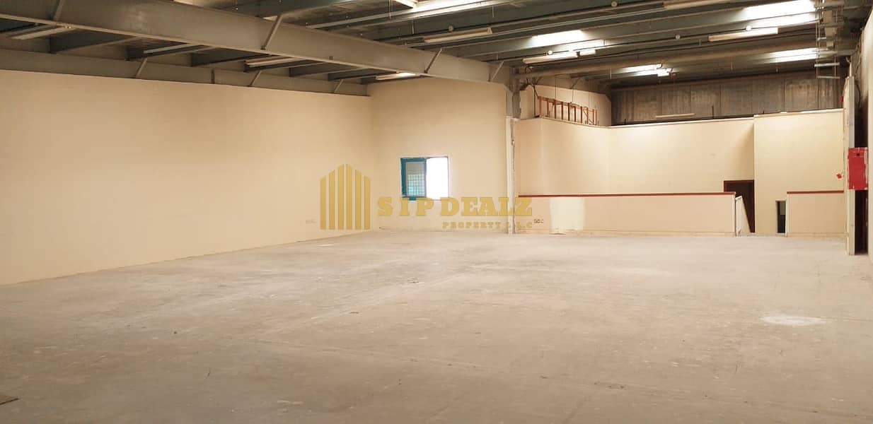 Warehouse with Mezzanine available for rent in Al Khabaisi Near Abu Bakar Metro