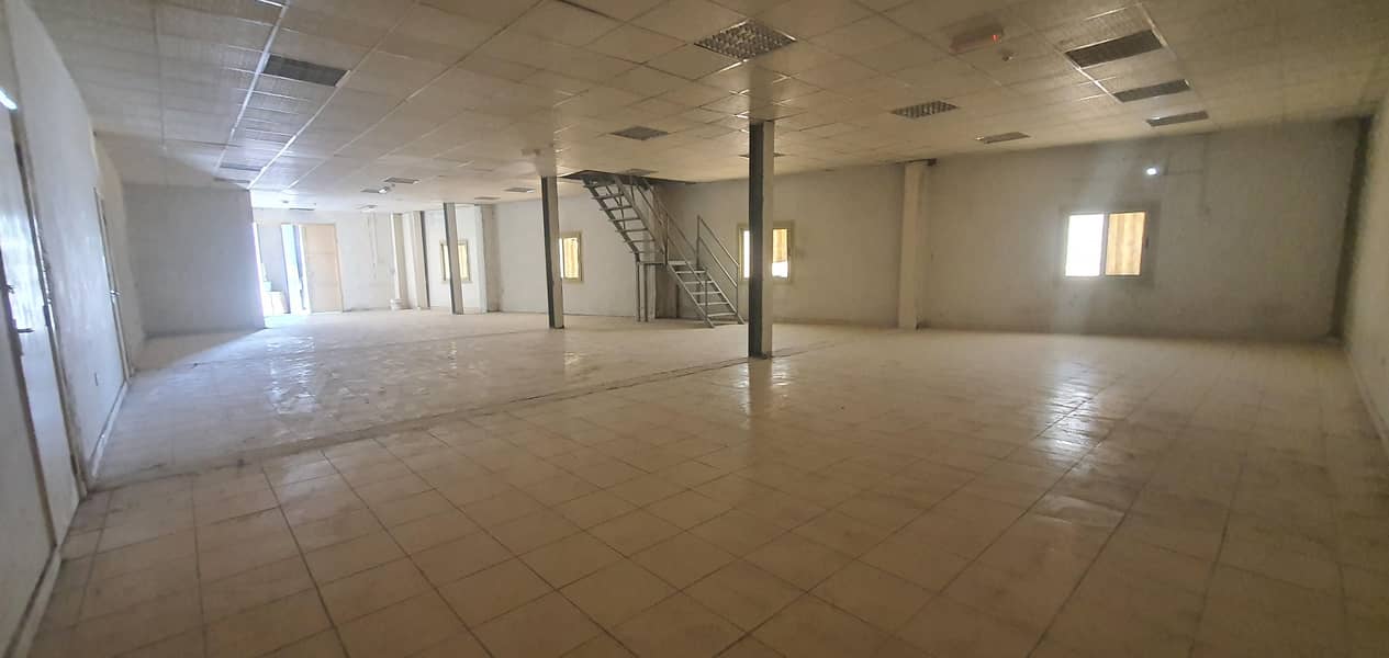 Excellent Location Warehouse With Full Mezanan In Industrial 17 Sharjah