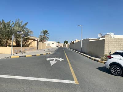 For sale corner   villa in al Talaa area \Sharjah   Prime location next to the mosque
