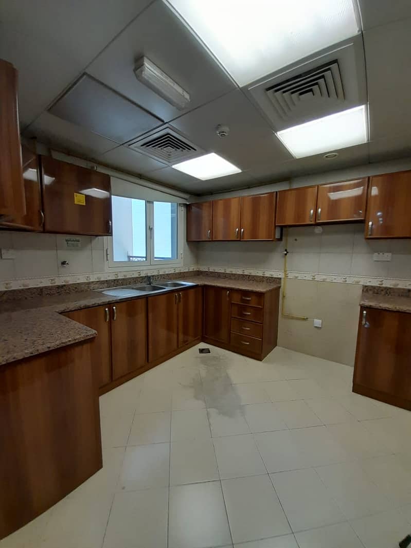 Amazing 02 bedroom hall available al manaseer near al dar academy school yearly Aed 70k 02 payment