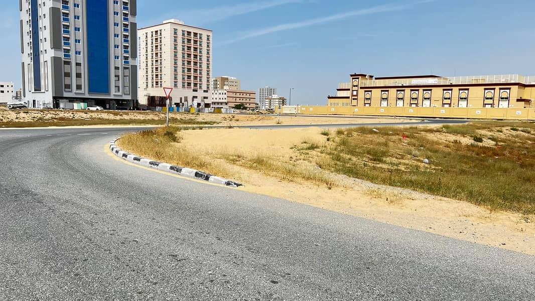 For sale land in Ajman Al Jurf, residential and commercial, area of 900 square meters, corner, excellent location, ground license and 8 floors For sale land in Ajman Al Jurf, residential and commercial, area of 900 square meters, corner, excellent location, ground license and 8 floors