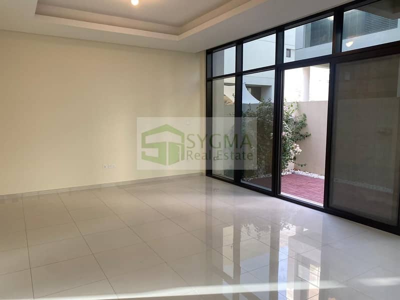 Best Price Vacant 3 Bed THM End Unit Best Price Vacant 3 Bed THM End Unit