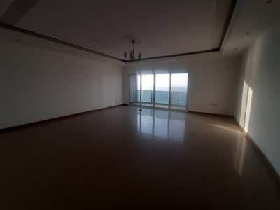 3 Bedroom Apartment for Rent in Al Rumaila, Ajman - Three-room apartment and a large hall on the sea