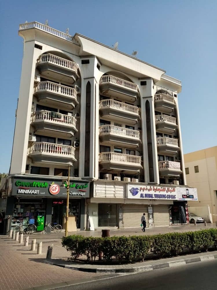 Office 700 + sqft , facing main road in Al Muteena in clean maintained Building