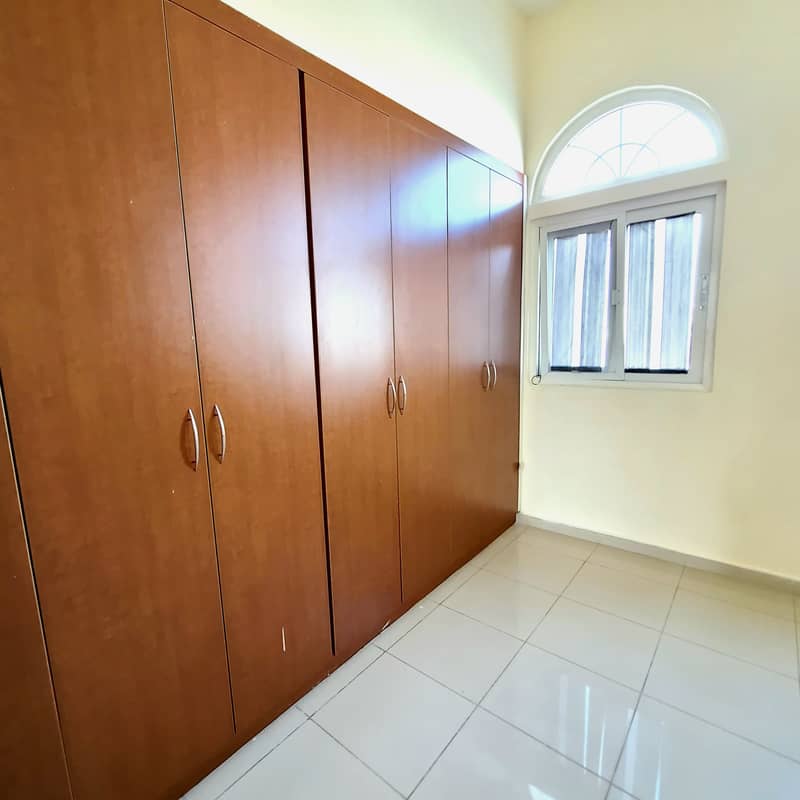 Very Spacious 5bhk Villa Rent 105k in 4cheque in Barashi Sharjah