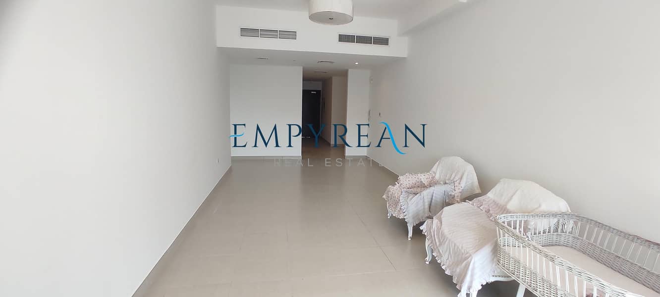 SUPER DEAL 1 BEDROOM NEAR BUSINESS BAY GYM POOL 1 PARKING  FREE