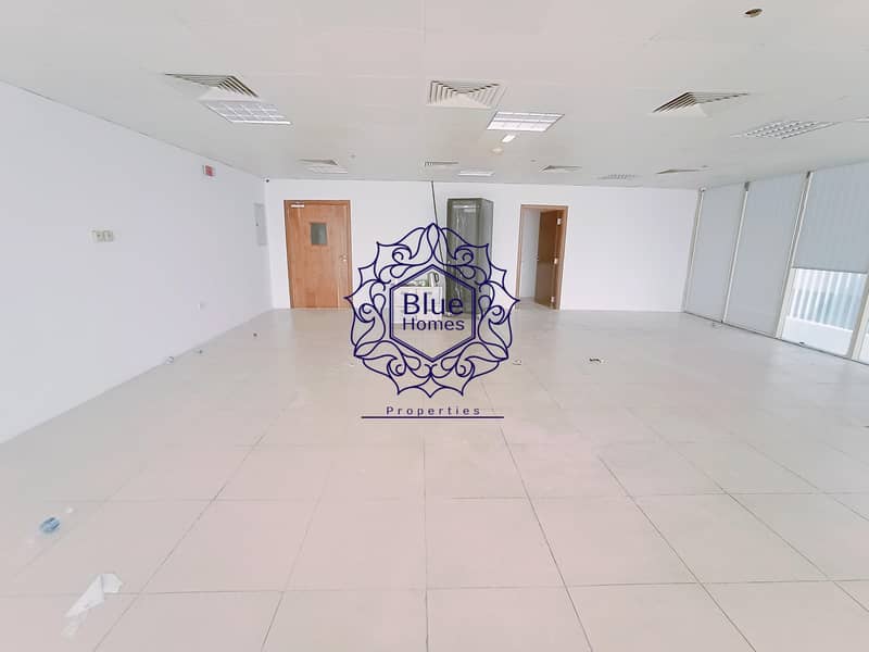 Fitted Perfect View Office Vacant