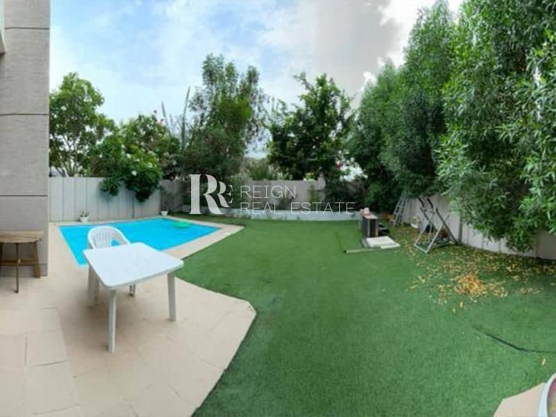 5BR Single Row Villa w/Ext. Garden & Swimming Pool