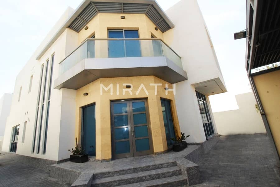 Modern Commercial Villa | Prime Location Modern Commercial Villa | Prime Location