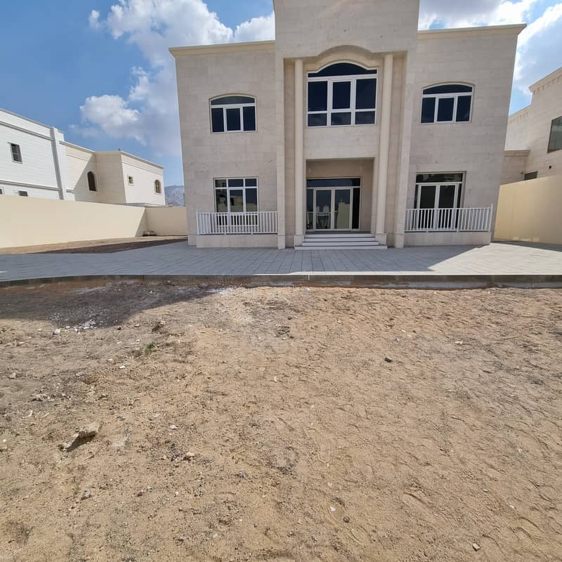 Brand new big size 6bhk duplex villa in sheibat al watha