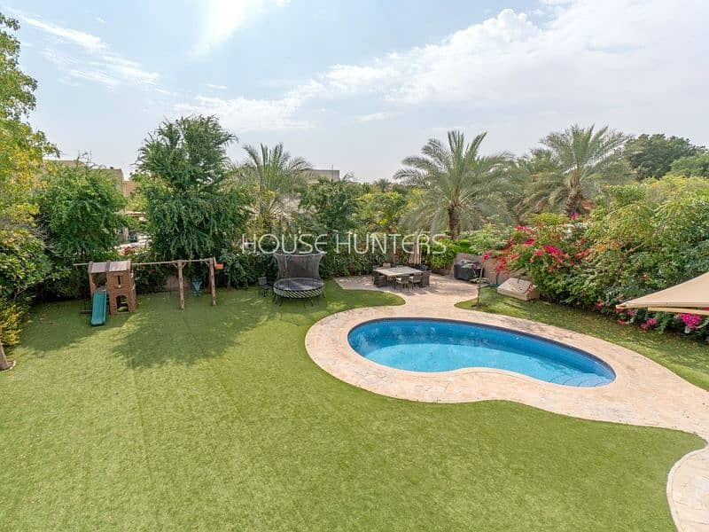Exclusive | 10,000 plot|Pool |New kitchen |Study Exclusive | 10,000 plot|Pool |New kitchen |Study