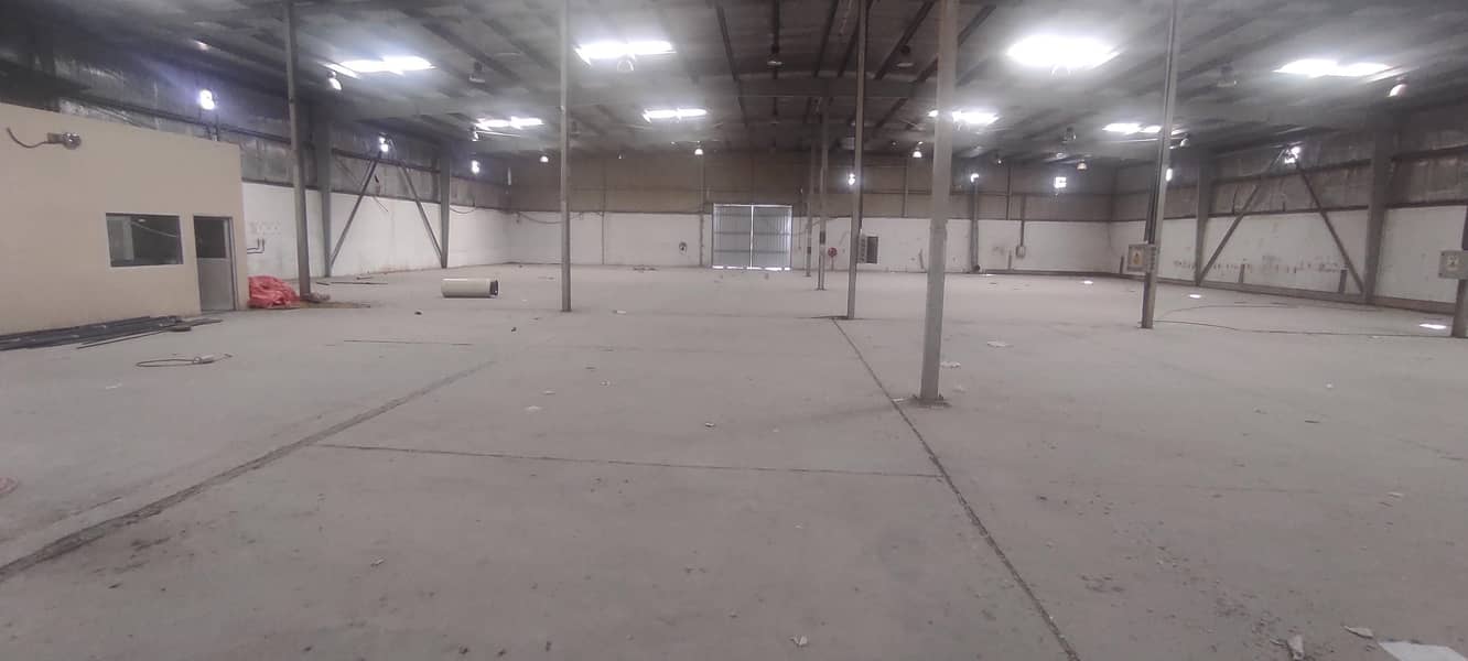Huge warehouse with Open Land for Rent in Al Quoz