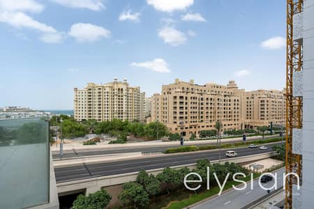 2 Bedroom Flat for Rent in Palm Jumeirah, Dubai - Furnished | Mid Floor | Available April