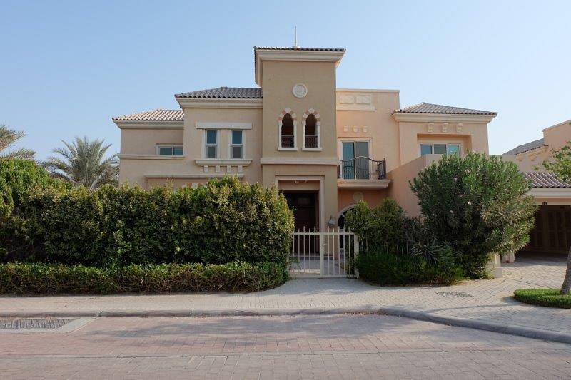 Full Golf Course Viiew, 6BR villa for sale !!