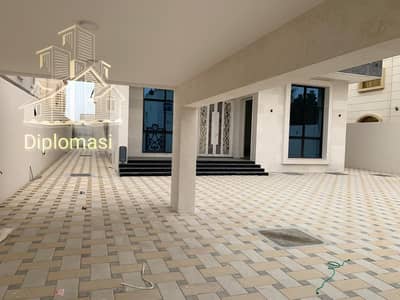 5 Bedroom Villa for Rent in Al Rawda, Ajman - For rent to all nationalities, the first inhabitant with air conditioners