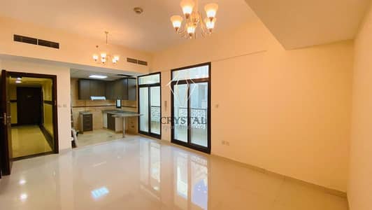 Studio  with Balcony !  Near Metro