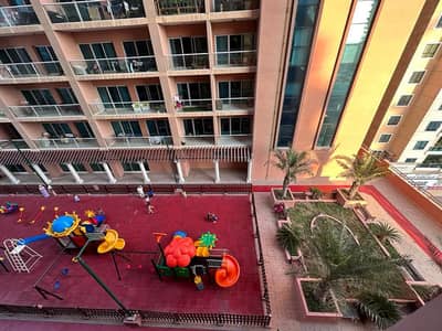3 Bedroom Flat for Rent in Al Mamzar, Dubai - Spacious 3bedroom /open kitchen / big balcony / big wardrobe /chiller free / 2month free /2parking free