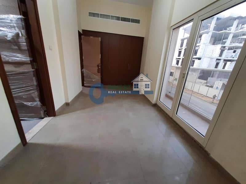 !BRIGHT 1BR APT with Close Kitchen only 35K 4Chq