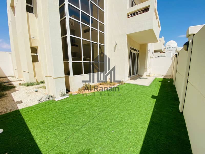 2 Master Br | Yard | Pool | Gym | Central AC | Security 2 Master Br | Yard | Pool | Gym | Central AC | Security
