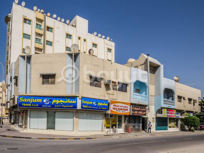 شقة غرفتين وصالة للإيجار بمساحه كبيرة بمنطقة النخيل 1- عجمان