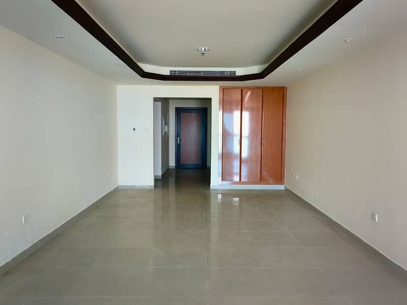 7 Hall