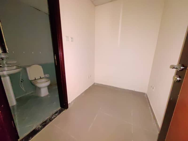 18 Maid room