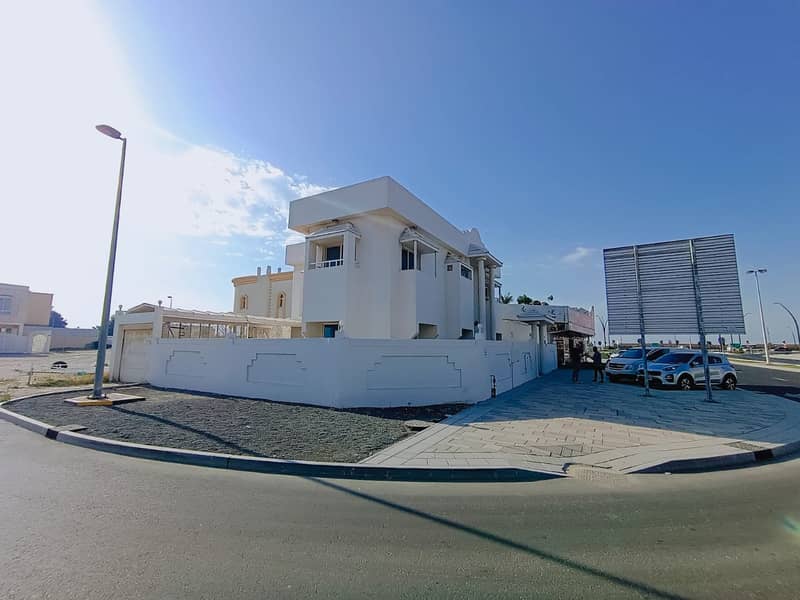 5  BEDROOMS VILLA  AVAILABLE FOR RENT IN AL RIFA CORNISH FOR RESIDENT AND COMMERCIAL BOTH