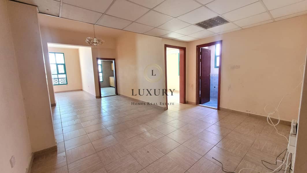 Very Spacious Ready To Move Walking To Jimi Mall