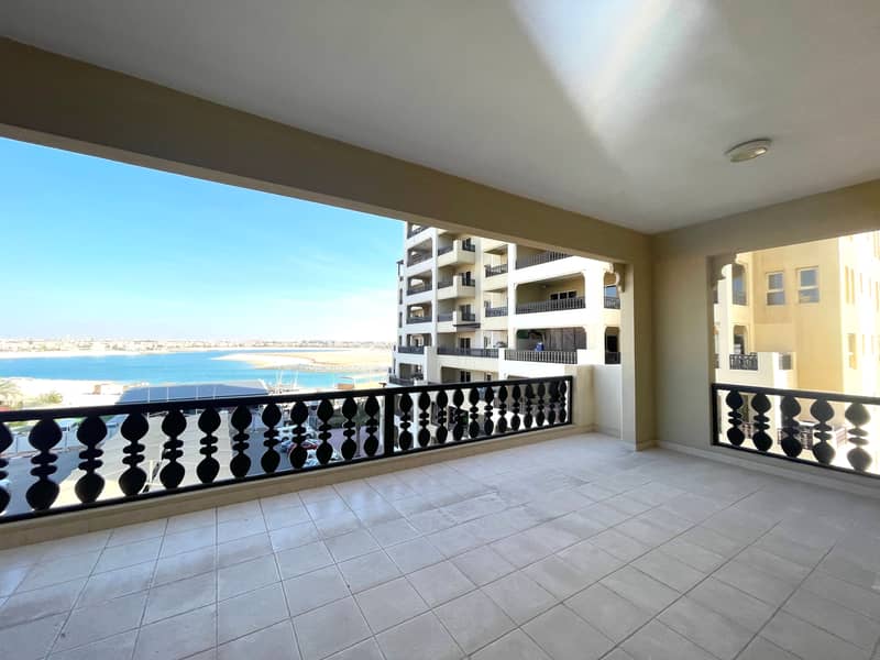 Super Spacious 3 bed Sea view Apt with Maid's room