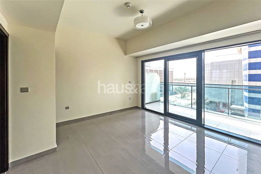 Spacious 2 bed  | Exclusive | Available 15th