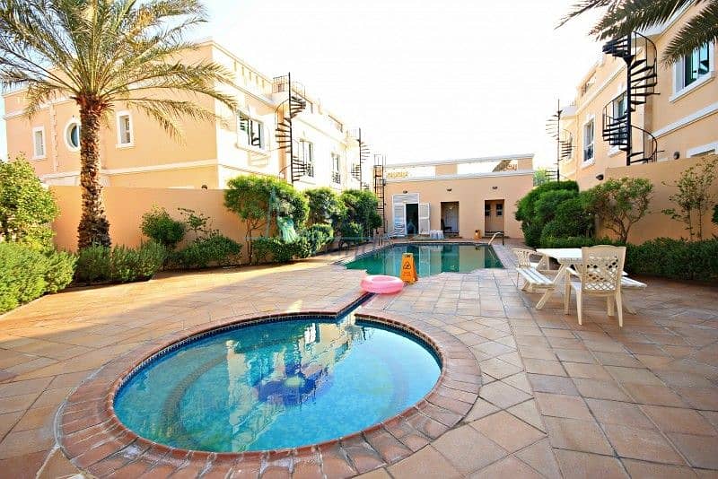 Beautiful 4 Bed|Private Garden|Shared Pool|Gym