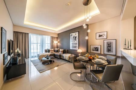 فلیٹ 1 غرفة نوم للايجار في الخليج التجاري، دبي - Living Room