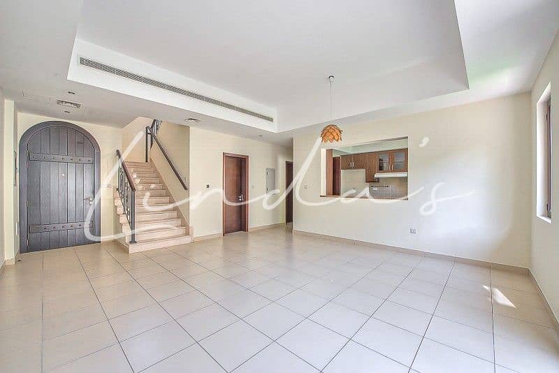 Beautiful 3 Plus Maid|Close to Park|Vacant Beautiful 3 Plus Maid|Close to Park|Vacant