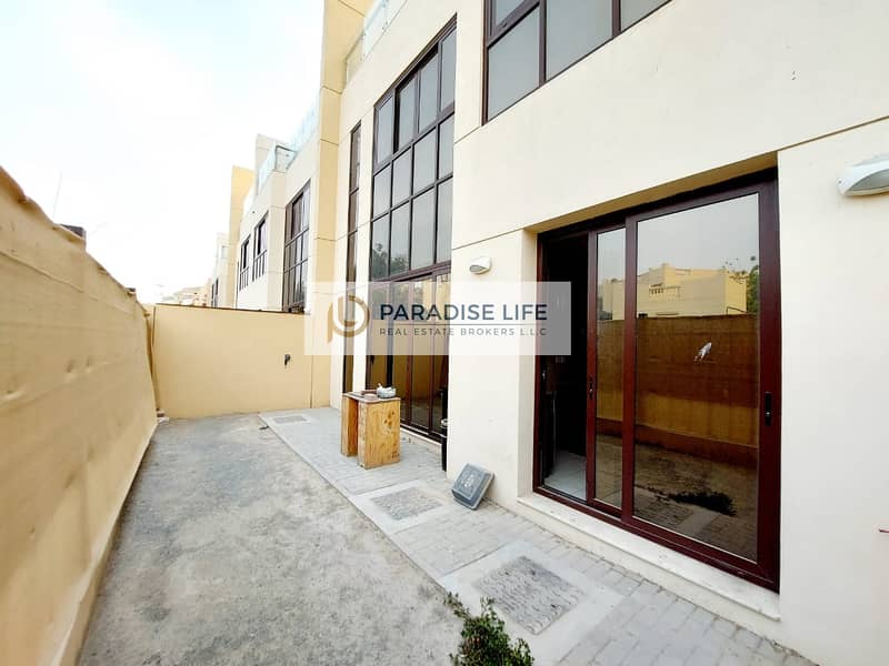 5 Master Bedroom Villa for Rent in Mirdif | Away from flight path