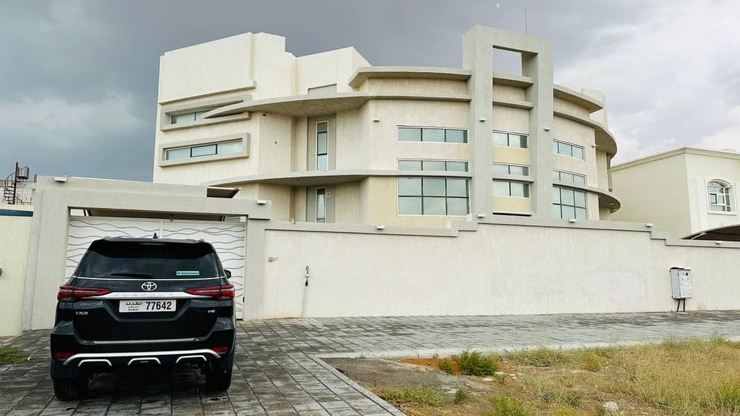 5 bedroom villa for rent in Raqaib Ajman