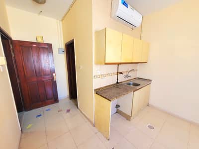 Studio for Rent in Muwailih Commercial, Sharjah - Amazing Spacious Layout Studio Apartment with open kitchen available in 10k