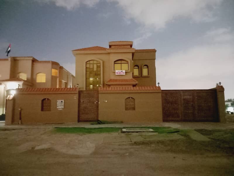 For rent, an excellent villa, elegant and modern finishes, large areas, close to all services, and close to the Saudi German Hospital