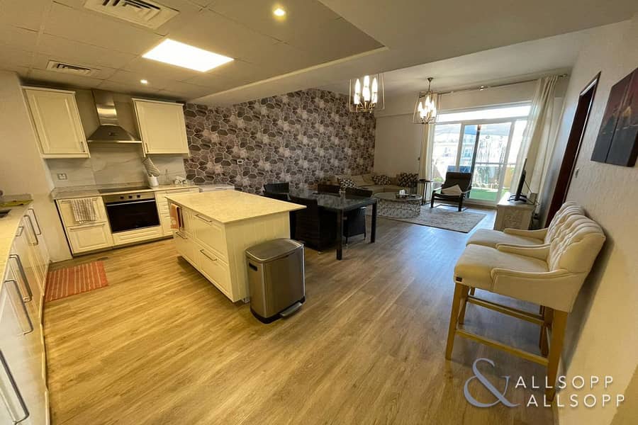 Fully Furnished & Upgraded | 1 Bed | May 6th