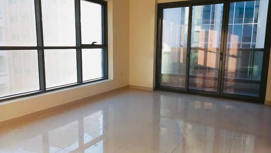 شقة 3 غرف نوم للايجار في بر دبي، دبي - شقة في شارع خالد بن الوليد بر دبي 3 غرف 89999 درهم - 7287360