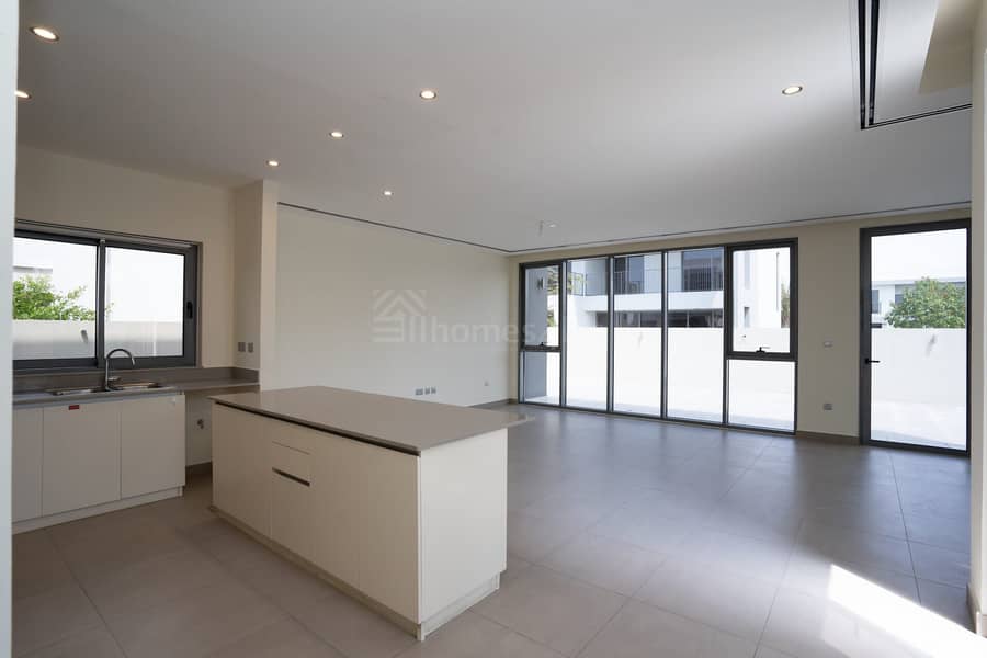 Exquisite | Corner Plot | Spacious Exquisite | Corner Plot | Spacious