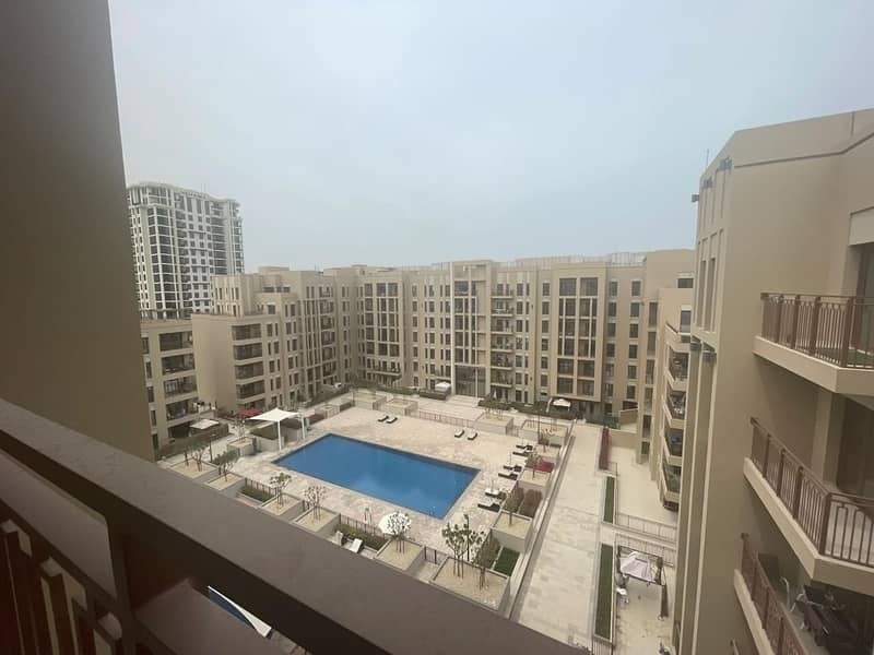 Pool view/Vacant Ready to move/High Floor/Spacious Balcony