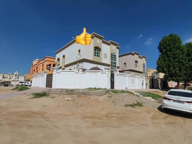 Villa for sale in Ajman, Al Rawda 3 An area of ​​5 thousand feet With electricity and water