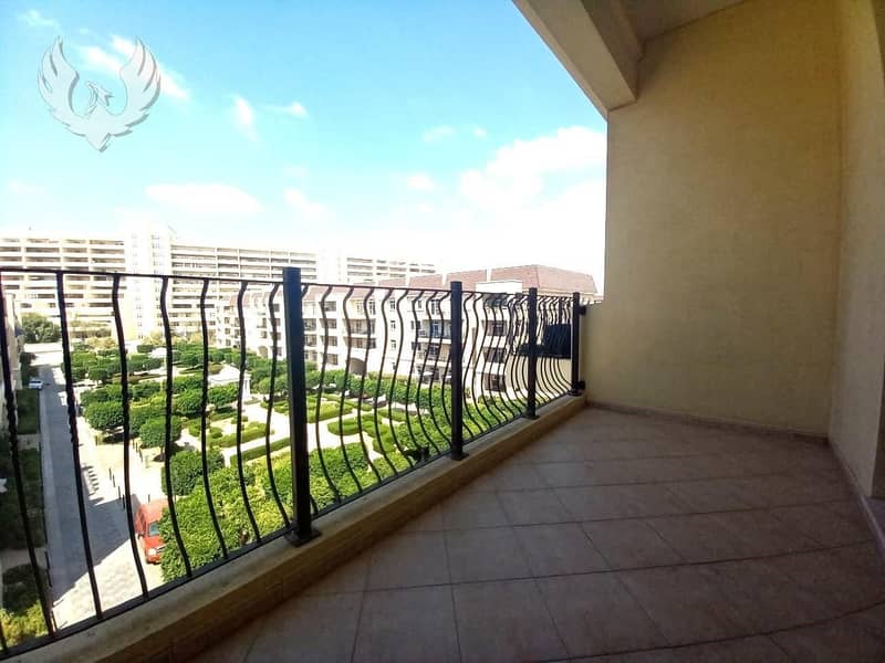 VACANT Large Studio / Garden Facing / Parking VACANT Large Studio / Garden Facing / Parking