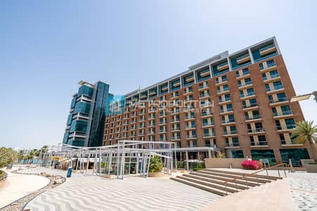 شقة 1 غرفة نوم للبيع في شاطئ الراحة، أبوظبي - شقة في البرزة،البندر،شاطئ الراحة 1 غرفة 1350000 درهم - 7300436
