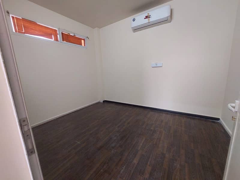 SPACIOUS BIG 1BHK APARTMENT AVAILABLE WITH SUITABLE PRICE IS GOLDEN OPTION FOR FAMILIES. FAMILY ENVIRONMENT IN VILLA
