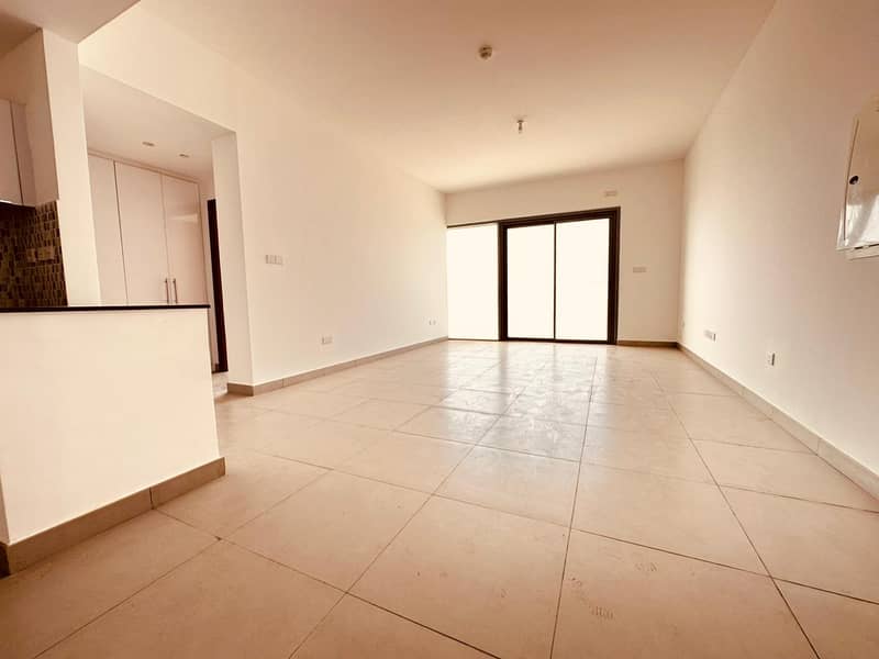 BRAND NEW TOWER MONTHLY PAYMENT ! 1 BHK w/ STUNNING VIEW and BIG  , BUILT-in CABINET in AL REEM 50k without balcony